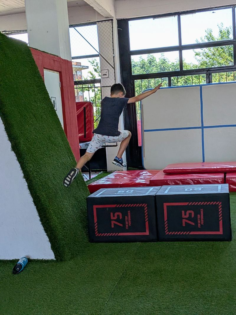 Ανάβαση σε warped wall